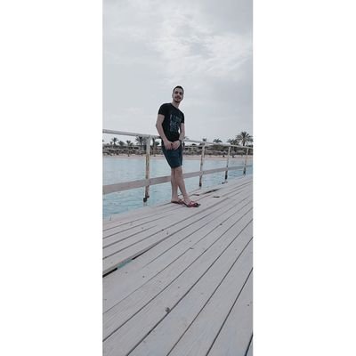 AhMeDHe50215349's profile picture. اللهم اغفر لميت مازال فى قلبى حيا‏‏‏‏‏‏‏  💔
اشتقت لأب لن يرجع أبداً ولن يأتي مثله أحداً💔
بعد رحيل أبي أدركت أن هناك بكاء دون دموع الله يرحمك يا ابى