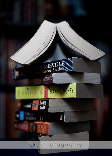 speckofawesome's profile picture. Writer-photographer extraordinaire. I enjoy books, books, more books, and deconstructing Ostrogothic identity.