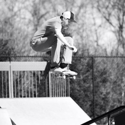 john_mcginley's profile picture. #Skateboarder 💥
#BeerDrinker 🍺
#PhillySports 🏈⚽⚾🏀