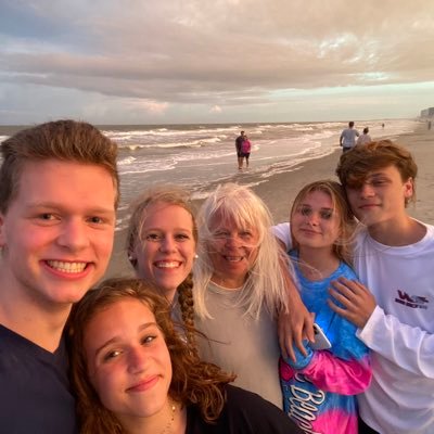 pamkwv's profile picture. “Do what you love, Love what you do!”