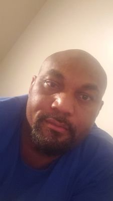 ChibuikeUmeh10's profile picture. Happy to be around good people