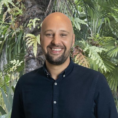 Economista y Máster en Planificación Urbana (McGill). Fundador Rutas Naturbanas. Aspen Fellow. CoChair Nature Positive Cities - WEF. Apasionado de las ciudades.