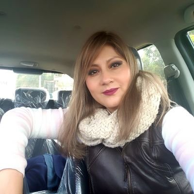 manganoriega's profile picture. Gatos, poesía y vino