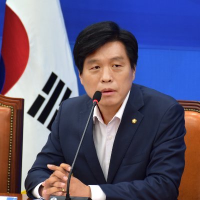 제20.21대 국회의원
국회 과학기술정보방송통신위원회 간사
더불어민주당 과학기술혁신특별위원회 위원장
(전)충청남도지사 비서실장
(전)대통령 비서실 사회조정비서관