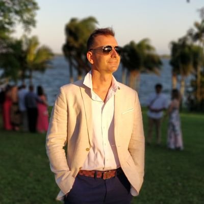 🏠 Corretor de Imóveis
Eu | Família | Positividade
📈 Compartilhando ideias para multiplicar resultados
👔 Investimentos
💰 Mercado de Ações e Cryptomoedas