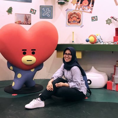 •Universitas Paramadina - Ilmu Komunikasi 2019/2021 •GroupM Indonesia - MediaCom Agency (Digital Executive)
