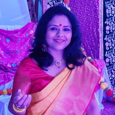 I am professional vocalist. specially in folk n filmi songs.
i love music, traveling , fashion .
I love my family .
I love to perform in prestigious stage