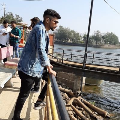 Shreyash_14's profile picture. Keep it simple.!