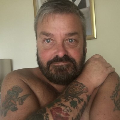 Scottish Btm guy,love hairy guys, full bushes, sweaty hairy pits, piss, pig, here feel free to DM cock pics, videos, raw load”s all ladies will be BLOCKED sorry