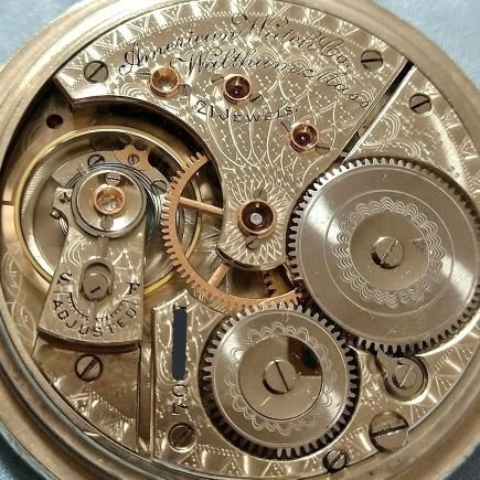 ノージャンルで呟きたいことを呟きます。と思ってましたが、古い懐中時計の紹介をして、少しでも興味を持ってくれる人を増やそうと活動中。最近は古陶磁器のポスト多め。