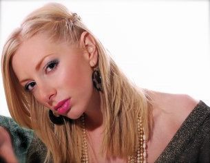 KateKinson's profile picture. Vocalist, songwriter & producer. Check out lush D&B, House & Acoustic vocals: http://t.co/fPggMjrS. Also avid climber, runner, cyclist, walker & mountain-lover.