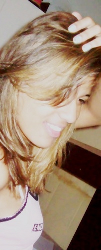 Elα é perfeitα, mαs tem inúmeros defeitos.
Eu fαlo αlto, grito, dó gαrgαlhαdαs, mas me fαço de tímidα.
Eu sou sαntα, mαs sai provocαr ★