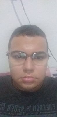gamer
cientista da computação
estudante
futuro físico e matemático