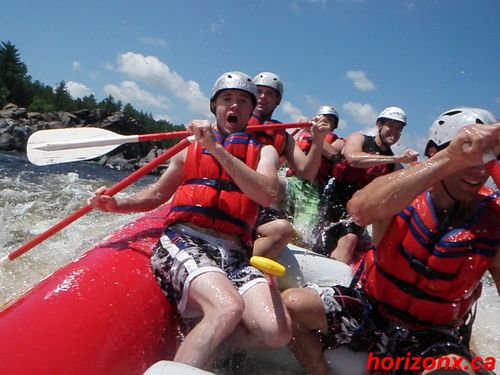 The best value rafting trips on the Ottawa River period.

Les forfaits au meilleur prix sans compromis.