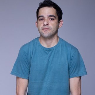 Exercendo cidadania, fugindo da alienação e do comodismo social. Para isso, é preciso questionar, indagar, e às vezes desagradar se preciso for...