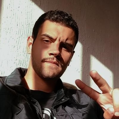 vim a este twitter por livre e espontânea pressão