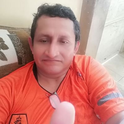 Escribo poesías me gusta el arte y mi equipo Barcelona