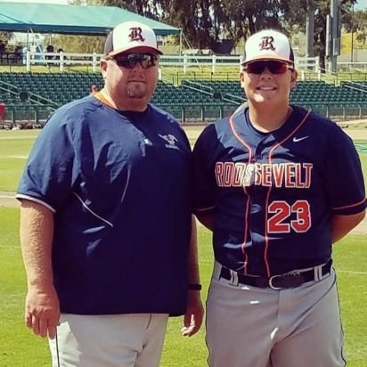 Over 20 yrs coaching experiance 8yrs-College. Teaching & Promoting players who love the game & work hard. insta @pitching_with_coachfox