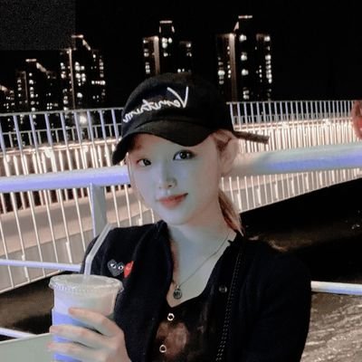 ✰. 𝓷𝓸𝓽 𝓻𝓮𝓪𝓵 ft. 𝟏𝟗𝟗𝟗 : Everyone's {esp. wizone!} vitamin and 𝐈𝐙*𝐎𝐍𝐄's all rounder cuz i can make a 'pop' sounds! 🦆✌🏻 .✰
