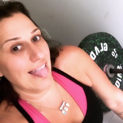 Laurayaia's profile picture. 🍀 ❤️🤘