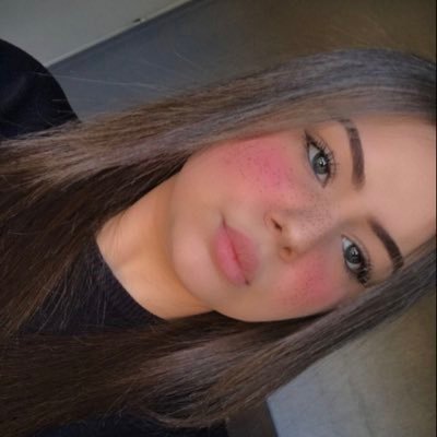 RezzougMayssa's profile picture. 