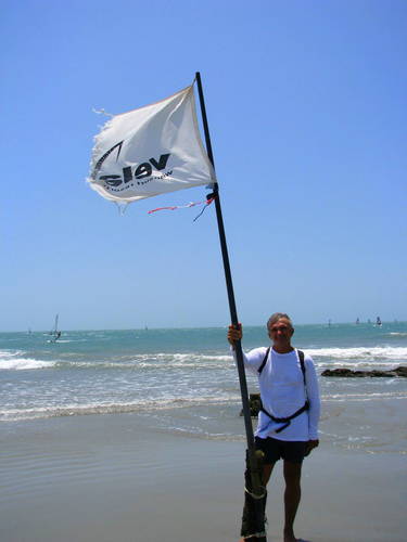 Ex piloto de aeronaves e desde 1997 trabalha como guia de turismo entre Jericoacoara e Lençóis Maranhenses. Acesse http://t.co/FbpuNJj7i6