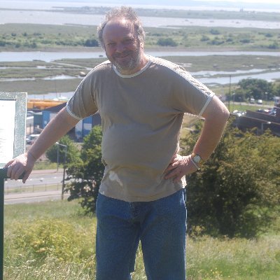 martinandlinda2's profile picture. Ex Server