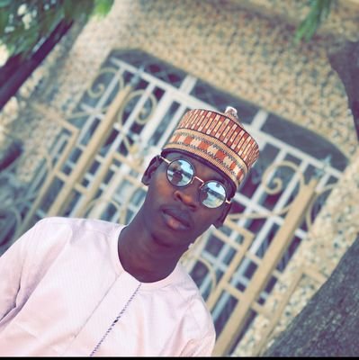 KANURI DESCENDANT     Proudly muslim ⓂⓂⓂⓂⓂ Allah first ☝👍👍👍 Family over everything👪👪👪 DAd little boy🤼🤼🤼 R.I.J.P my mom 🤱🤱🤱 The king 🤴 of August🎂