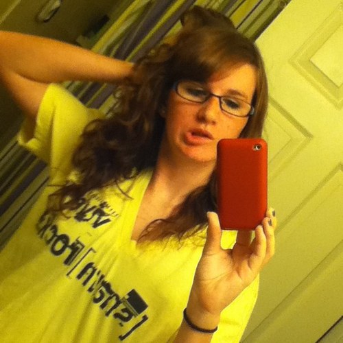 TaylerJaney's profile picture. Been almost every color under the sun, but im a ginger at heart :)