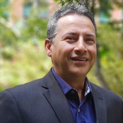 En el mundo de avances tecnológicos estamos entre la espada y la pared. Los avances y servicios que son consecuencia de los mismos y damos privacidad a cambio.
