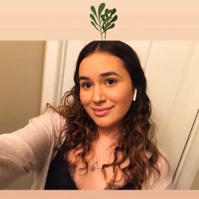 Licensed Esthetician 🧖🏽‍♀️ owner of Skincare With Mari. Skin nerd 🤓 Vegan 🌱🇲🇽 tweeting daily tips, ideas, advice, & more. (also provided in Spanish).✨