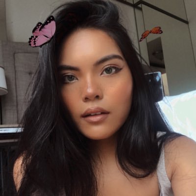 DeeRivvv's profile picture. If you can be anything be kind