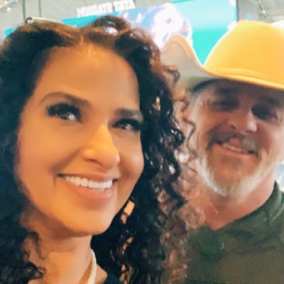 Bosslady75110's profile picture. Disobedience is the true foundation of Liberty. The obedient must be slaves. ~Henry Thoreau