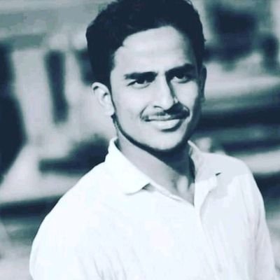 अपने लहजे से हास्य व्यंग आक्रोश को बोल देता हूं,
हां जो मां शारदे बुलाती है वो बोल देता हूं!!