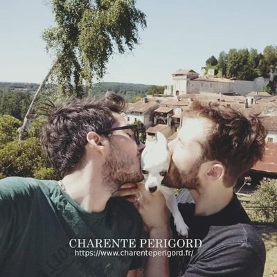 Deux blogueurs amoureux des Charentes et du Périgord, désireux de faire découvrir son patrimoine - Partenaires Petit Futé.

🌱 Plus 45k abonnés sur les réseaux.