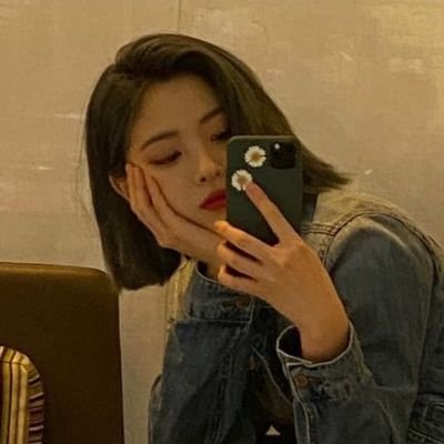 (RP ㅡ 01) `A girl hot like a lava fresh like havana. This is ITZY's ace, Shin Ryujin.