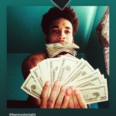 Hacked❕IG: Bennystonight . Everybody who fw me gonna eat 💯💴 R.I.P. Twin 💗 R.I.P. Flirt🖤 NoLo$$es Entertainment SLDM on my neck for uh reason👿❌