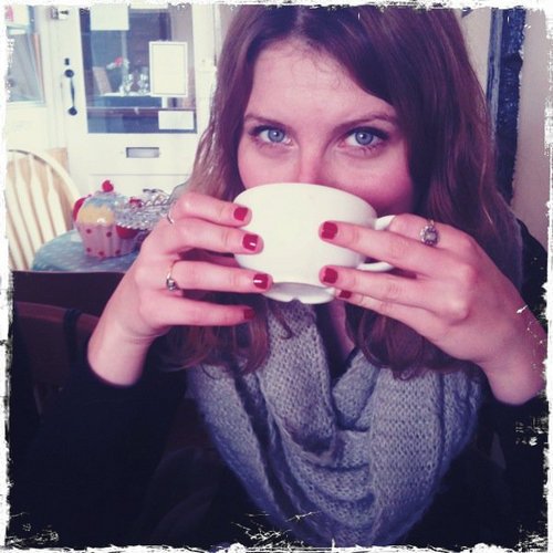 sarahstayawake's profile picture. 