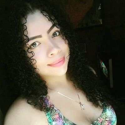 KellyMo70410279's profile picture. NO TE LIMITES ESTA VIDA NO ES PARA SIEMPRE🍕🍔☕
                        JD💞