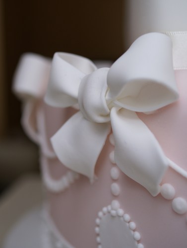 Luxury Wedding Cakes by Designer Nicola Hall. Couture designs at the most prestigious venues throughout London, Kent, Essex and the South East