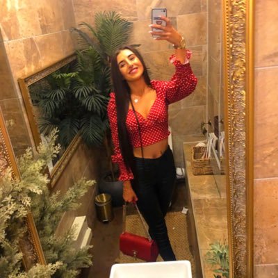 Livviey's profile picture. 