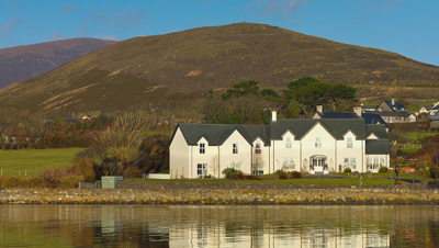 Four Star Castlewood House is Dingle’s newest boutique property, located just a five minute walk from the lower centre of Dingle town.