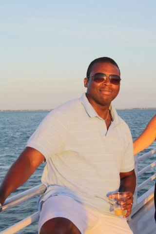 Oracle software rep for 4years.  Husband to great wife. Father to amazing son. HUGE sports fan (football,baseball,basketball. Foodie and wine connoisseur.