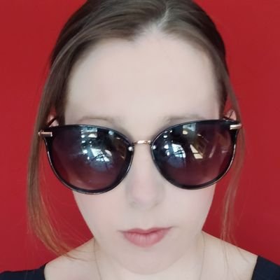 Ginaatonic's profile picture. Marketing geek, mum and cat lover. Prefer to communicate in gifs.