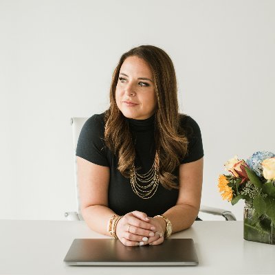 Digital Marketing Strategist #FacebookAds + #InstagramAds Strategist I Course Creator I Take the Quiz! https://t.co/5yaVuObah2