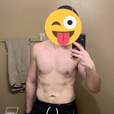 -PROFESSIONAL BAD BITCH FUMBLER- M/25 dom, bearded, & tattooed stoner 🥺❤️ 18+!!! DMs for mutuals and business 💜