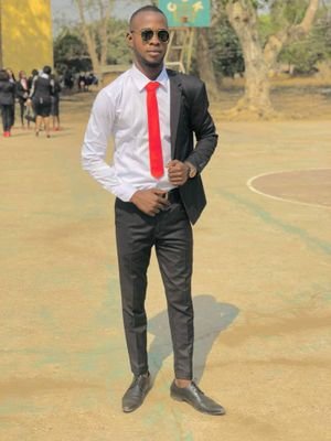 je suis guinéen et je suis étudiant , j'aimerais être un grand milliardaire de ce pays et grand entrepreneur de qualité pour le développement de mon pays