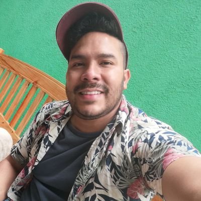 Hacer lo que te gusta es libertad, querer lo que haces FELICIDAD!!! 🇻🇪
Instagram @ulra_1985