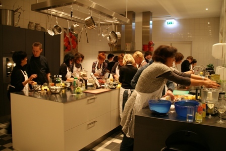MobieleEetheid's profile picture. Kookstudio en cateringbedrijf de Mobiele Eetheid. Voor alles op culinair gebied. Vraag het ons en wij maken van uw feest een passend maatkostuum!
