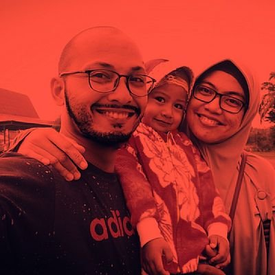 rakyat biasa saja.
kebenaran akan muncul meski kejelekan menindas.
diam itu baik, tp kalo diam terhadap keburukan SALAH!!
